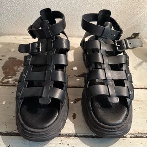 Free People Black Leather Chunky Gladiator Sandals sz 39 / 8
